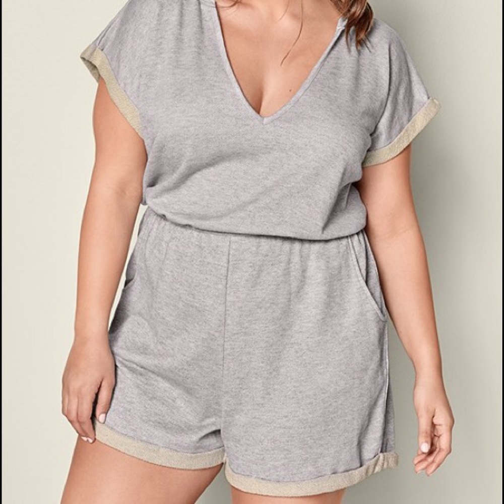 Hooded romper NWT - Picture 4 of 5